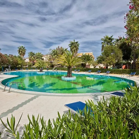 L'oasi Di Ottiolu Aparthotel *